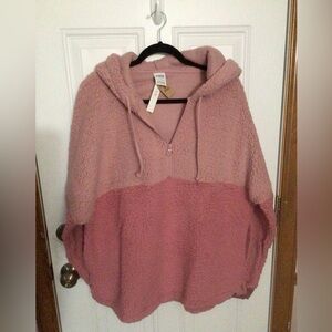 NWT Victoria’s Secret Pink hooded Sherpa pullover